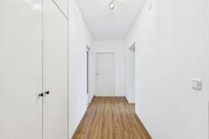 Attraktive 3-Zimmer-Wohnung mit Südwest-Balkon und guter Vermietbarkeit – Die vollständige Adresse der Immobilie erhältst du vom Anbieter., 93057 Konradsiedlung-Wutzlhofen, Regensburg – Vorschaubild 3