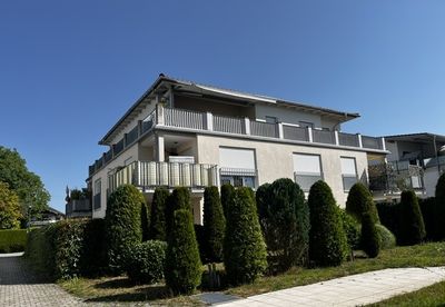 GROSSZÜGIGE DACHTERRASSENWOHNUNG IN BESTER, RUHIGER UND ZENTRALER LAGE PRIEN'S