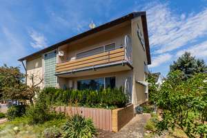 Vollvermietetes, gepflegtes 3-Familienhaus mit Tageslichtbädern, Garage und Garten in guter Wohnlage – Die vollständige Adresse der Immobilie erhältst du vom Anbieter., 65428 Rüsselsheim am Main – Vorschaubild 2