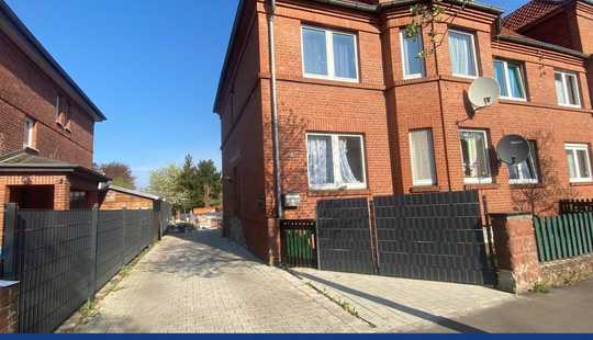 Bild von --- moderniesiertes 3 Familienhaus ---