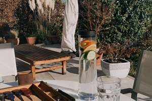 NEUER PREIS: 2,5-Zimmer-Wohnung in bester Halbhöhenlage - 40 qm Terrasse und Süd-Ost-Ausrichtung – Hohentwielstraße 77, 70199 Heslach, Stuttgart – Vorschaubild 1