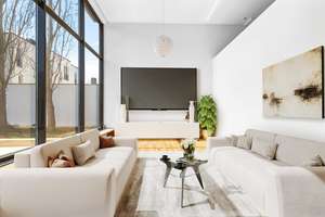 Exklusive Designervilla! Klare Linien, absolut ruhige Lage und große TG! – Die vollständige Adresse der Immobilie erhältst du vom Anbieter., 93049 Westenviertel, Regensburg – Vorschaubild 2