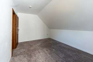 Eine Wohnung, die sich anfühlt wie ein ganzes Haus – Die vollständige Adresse der Immobilie erhältst du vom Anbieter., 47804 Kempener Feld/Baackeshof, Krefeld – Vorschaubild 13