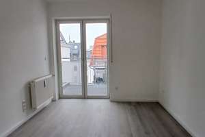 Renovierte 2,5-Zimmer-Wohnung mit Dachterrasse und ausgebauter Abstellfläche in der Dachspitze – 63067 Messehalle, Offenbach am Main – Vorschaubild 4
