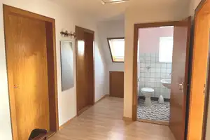 Reserviert - Einfamilienhaus mit Garage in der Krummhörn-Pewsum
Sackgassenendlage und Blick über d – Aurich (Kreis) – Vorschaubild 22