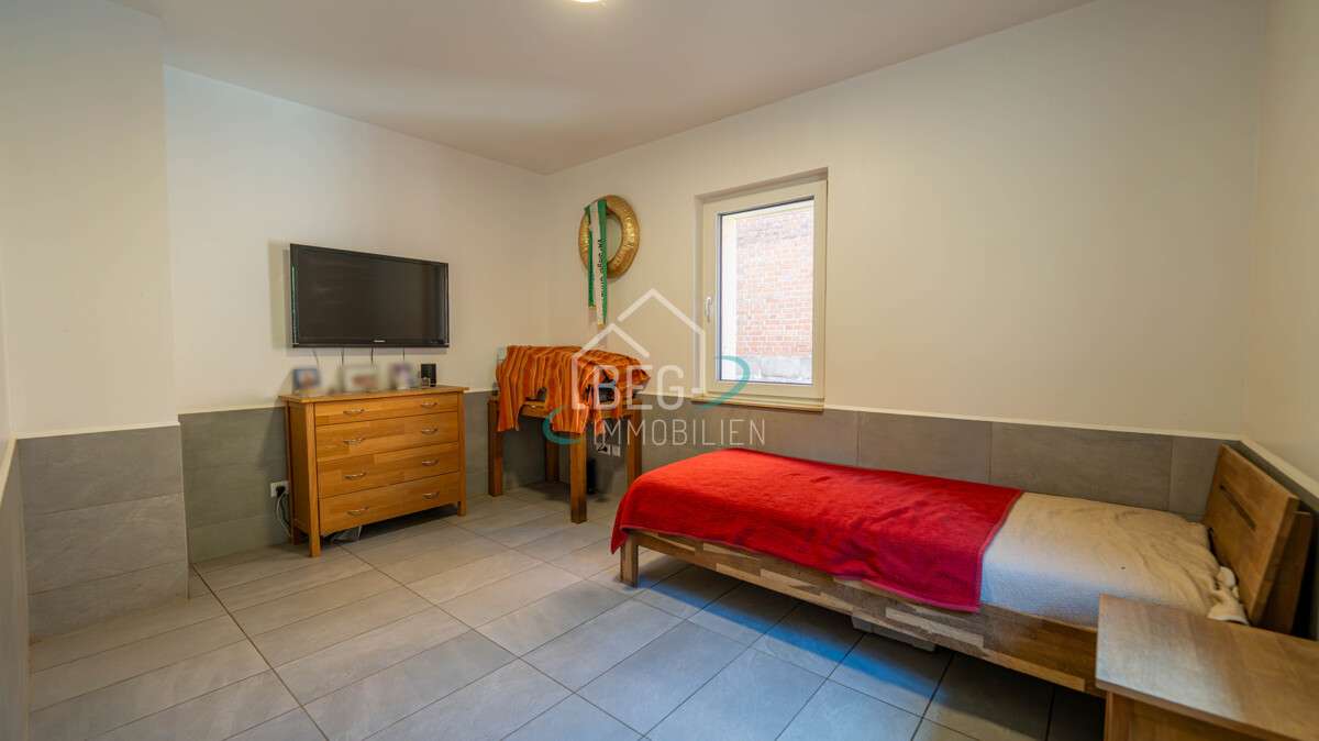 Immobilie in Fichtenberg - Kernsaniertes Wohnen: viel Platz, viel Komfort, viel Grün - Bild 8