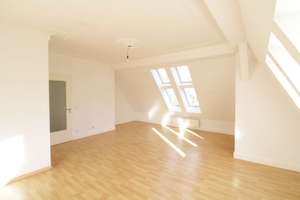 Bezugsfrei nahe FU Berlin: helle 2-Zimmer-Dachgeschosswohnung am Breitenbachplatz – Die vollständige Adresse der Immobilie erhältst du vom Anbieter., 12163 Steglitz, Berlin – Vorschaubild 6