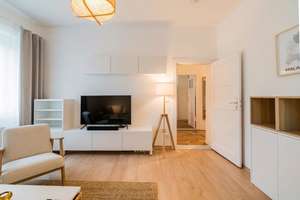Bezugsfrei ++ Helles, möbliertes Apartment in gepflegtem Altbau ++ Top Lage – Die vollständige Adresse der Immobilie erhältst du vom Anbieter., 10437 Prenzlauer Berg, Berlin – Vorschaubild 3