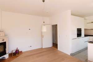 Besichtigung Sa.09.05. von 09:15 Uhr bis 09:45 Uhr
Modernisiert, mit Süd-Balkon nahe Park Babelsberg – Die vollständige Adresse der Immobilie erhältst du vom Anbieter., 14482 Babelsberg Nord, Potsdam – Vorschaubild 8
