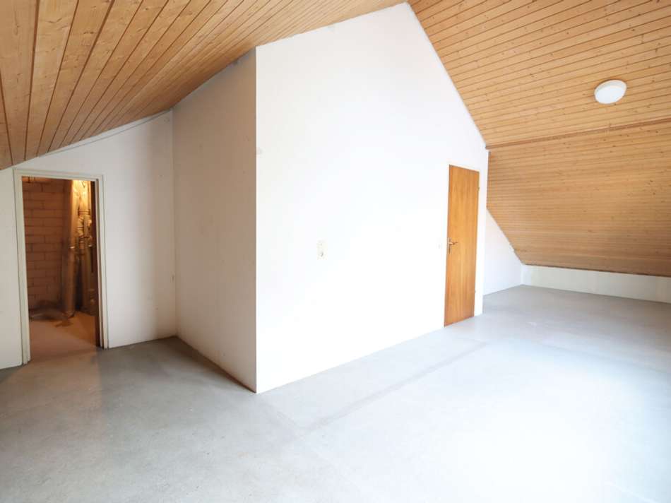 DG: Dachbodenzimmer