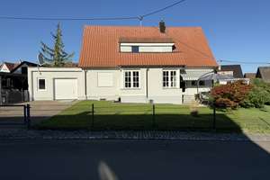Charmantes Einfamilienhaus in ruhiger Lage mit großem Garten, Garage & viel Nutzfläche – Die vollständige Adresse der Immobilie erhältst du vom Anbieter., 72770 Betzingen, Reutlingen – Vorschaubild 1