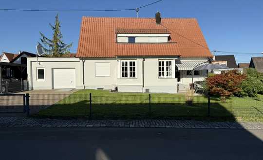 Charmantes Einfamilienhaus in ruhiger Lage mit großem Garten, Garage & viel Nutzfläche