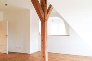 Exklusive 3-Zimmer Dachgeschoss Wohnung mit ausbauhfähigen Spitzboden zur Maisonette Wohnung – 80687 Sankt Ulrich, München – Vorschaubild 4