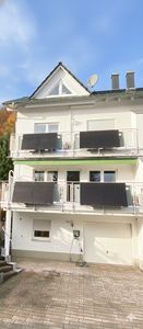 Doppelhaushälfte (2012) mit Wallbox, Solarthermie, Balkonkraftwerk, Garten und Garage – ab 01.04.26