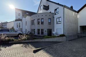 TOP INVESTMENT: VERMIETETE 182 QM GARTENWOHNUNG! – Die vollständige Adresse der Immobilie erhältst du vom Anbieter., 53121 Endenich, Bonn – Vorschaubild 2