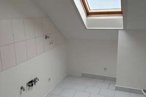 Schöne Dachgeschosswohnung mit Ausblick – Happoldstraße 82, 70469 Feuerbacher Tal, Stuttgart – Vorschaubild 6