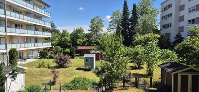 Helle 2-Zimmer-Wohnung mit großem Balkon, Aufzug und TG-Stellplatz – S-Bahn fußläufig