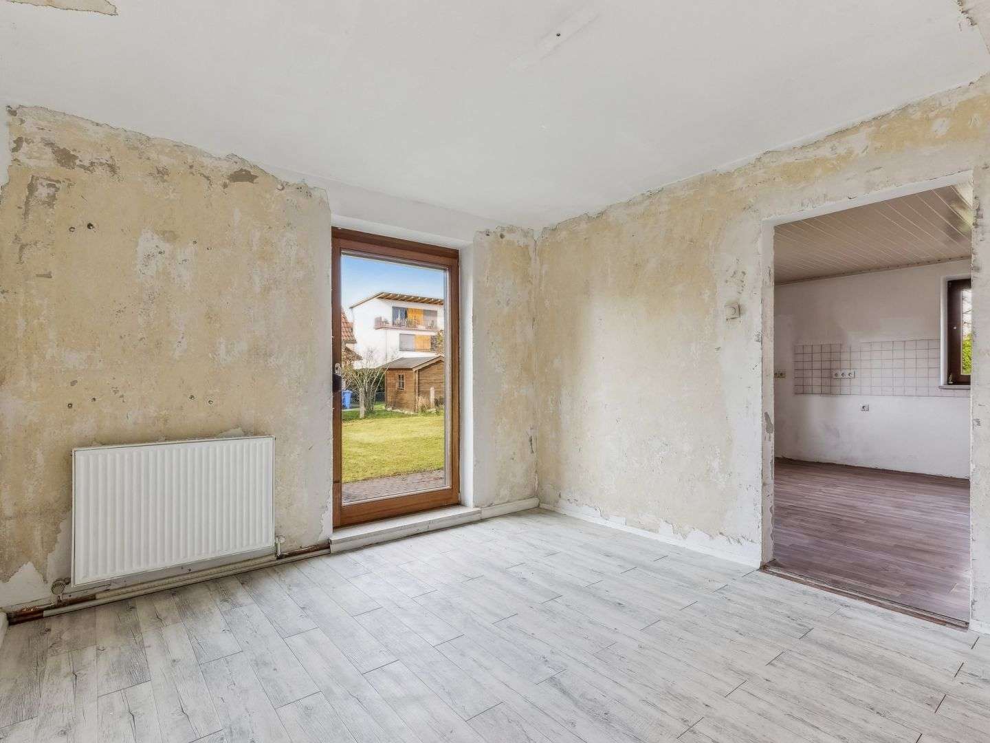 Immobilie in Eichenau - Charmante Doppelhaushälfte mit Renovierungsbedarf auf großzügigem Grundstück in Eichenau - Bild 4