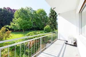 Krefeld-Cracau – Lichtdurchflutete 3-Zimmer-Wohnung mit sonniger Loggia