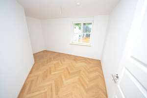 Hochwertig sanierte 4-Zimmerwohnung mit Balkon, Fußbodenheizung und Parkettboden! – Beethovenstraße 22, 9130 Sonnenberg, Chemnitz – Vorschaubild 9