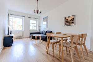 Provisionsfrei! Helle bezugsfreie Wohnung mit idealem Grundriss in der Malplaquetstraße.