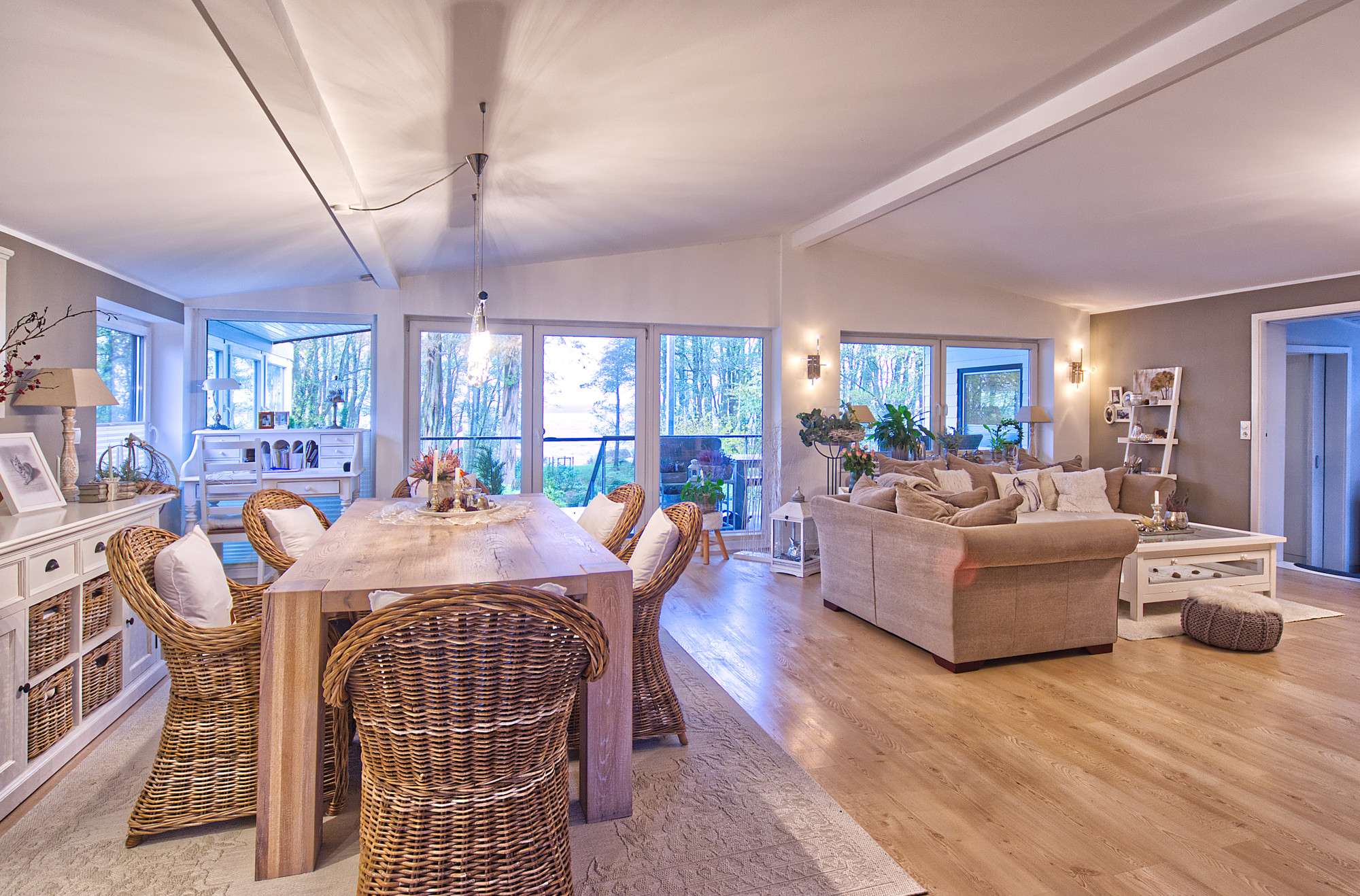 Immobilie in Bünsdorf - Einzigartiges Seeanwesen – Hochwertiges Traumhaus in erster Reihe - Bild 3