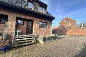 ***Entspannt leben in Lüttelforst-Schöne DHH mit kleinem Garten und großer Garage*** – Die vollständige Adresse der Immobilie erhältst du vom Anbieter., 41366 Schwalmtal – Vorschaubild 2