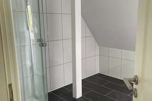 Charmantes Einfamilienhaus mit Einliegerwohnung, großer Garage und Garten – Die vollständige Adresse der Immobilie erhältst du vom Anbieter., 42859 Blumental, Remscheid – Vorschaubild 15
