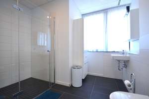 ab Juli: Komfortables 1-Zimmer-Penthouse, kleines Apartment für großes Luxusgefühl, Offenbach – 63065 Hochschule für Gestaltung, Offenbach am Main – Vorschaubild 5