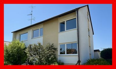 Zweifamilienhaus mit weitläufigem Grundstück