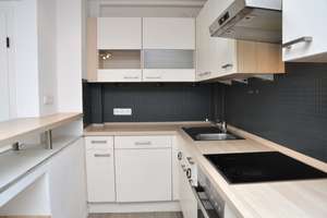 Einziehen und wohlfühlen: modernisierte DG-Wohnung, 4 Zimmer, Loggia, Klimaanlage und Gartennutzung – Die vollständige Adresse der Immobilie erhältst du vom Anbieter., 45355 Borbeck-Mitte, Essen – Vorschaubild 3
