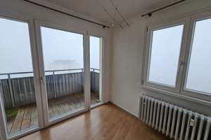 Helle 3-Zimmer Wohnung im 18. OG mit Balkon in Ulm-Eselsberg – Burgunderweg 10, 89075 Eselsberg, Ulm – Vorschaubild 4