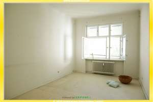 Helle Wohnung mit sonnigem Balkon - modernisierungsbedürftig