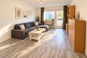 Helle 2-Zimmer-Wohnung mit offener Küche und Balkon – 60385 Bornheim, Frankfurt am Main – Vorschaubild 1