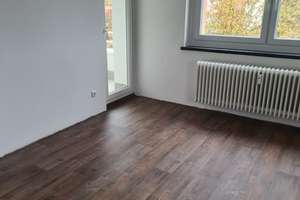 Schöne 3 Zimmer Wohnung, 03. OG. OHNE FAHRSTUHL!!! – Andersenring 16 A, 23560 Moisling, Lübeck – Vorschaubild 2