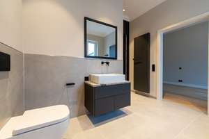 Willkommen in Ihren luxuriösen 4,5-Zimmer-Wohlfühloase ! – 40217 Friedrichstadt, Düsseldorf – Vorschaubild 4