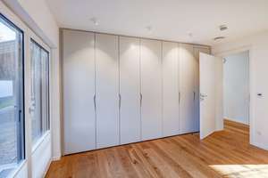 Stilvoller Bungalow 316 m²mit großem Garten in München-Lerchenau – Die vollständige Adresse der Immobilie erhältst du vom Anbieter., 80935 Lerchenau-Ost, München – Vorschaubild 11