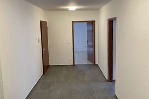 Stilvolle große helle 4-Zimmer-Wohnung in Metzingen – Die vollständige Adresse der Immobilie erhältst du vom Anbieter., 72555 Metzingen – Vorschaubild 10