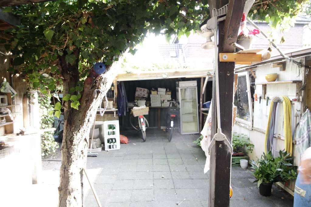 Immobilie in Neukirchen-Vluyn - Sanierungsbedürftiges Haus mit großem Grundstück - Bild 4