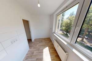 Modernisierte 2-Raum-Wohnung mit Balkon nahe Stadtpark – Stollberger Str. 27, 9119 Kapellenberg, Chemnitz – Vorschaubild 2