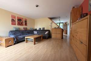 Charmantes Reihenhaus mit Garten, Stellplätzen & Ausbaupotenzial  – Die vollständige Adresse der Immobilie erhältst du vom Anbieter., 42651 Solingen-Mitte, Solingen – Vorschaubild 2