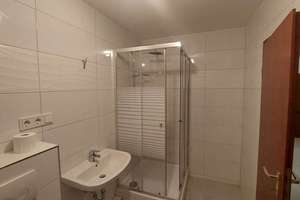 Wohnen mit Charakter: Modernisierte (Anfang 2024) Maisonette Wohnung in Köln Rath-heumAr – Rather Mauspfad 51, 51107 Rath/Heumar, Köln – Vorschaubild 9