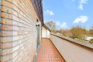 Freigezogene 4-Zimmer-Maisonettewohnung ca. 103 m²,mit zwei Balkonen & Tiefgaragenstellplatz Krefeld – Die vollständige Adresse der Immobilie erhältst du vom Anbieter., 47799 Cracau, Krefeld – Vorschaubild 2