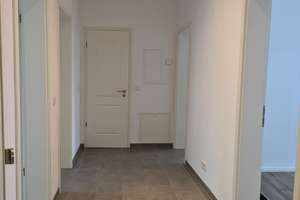 Stilvolles Wohnen mit Garten – 3-Zimmer-Komfort im Erdgeschoss – Hans-Poeche-Str. 16, 4103 Zentrum-Ost, Leipzig – Vorschaubild 3