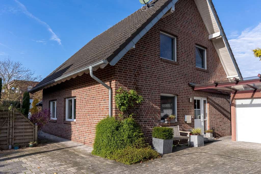 Modernes Einfamilienhaus mit Doppelgarage & Technik-Extras in Kleve