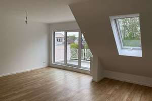 Sofortbezug: Große Dachgeschosswohnung mit sonnigem Süd-West-Balkon und Terrasse - provisionsfrei – Straße 9, Hausnummer 34, 12309 Lichtenrade, Berlin – Vorschaubild 9