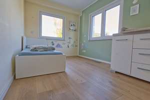Modernes Familienzuhause mit Garten im Münchner Norden – Sperlingweg 17a, 80937 Am Hart, München – Vorschaubild 11