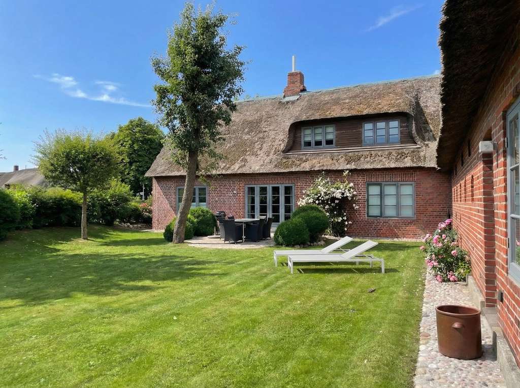 Immobilie in Utersum - Historie trifft Architektur - ein imposanter Friesenhof auf Föhr - Bild 2