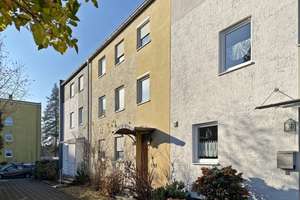 NBG-EIBACH: KOMPLETT SANIERUNGSBEDÜRFTIGES 2-FAMILIEN-REIHENMITTELHAUS OHNE GARAGE IN RUHIGER LAGE – Riedenburger Straße 39, 90451 Röthenbach Ost, Nürnberg – Vorschaubild 2