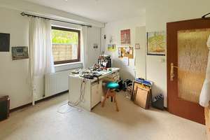 Frankfurt-Nieder-Erlenbach: Einmalige Lage! Großzügiges Villenanwesen am Bebauungsrand – 60437 Nieder-Erlenbach, Frankfurt am Main – Vorschaubild 11